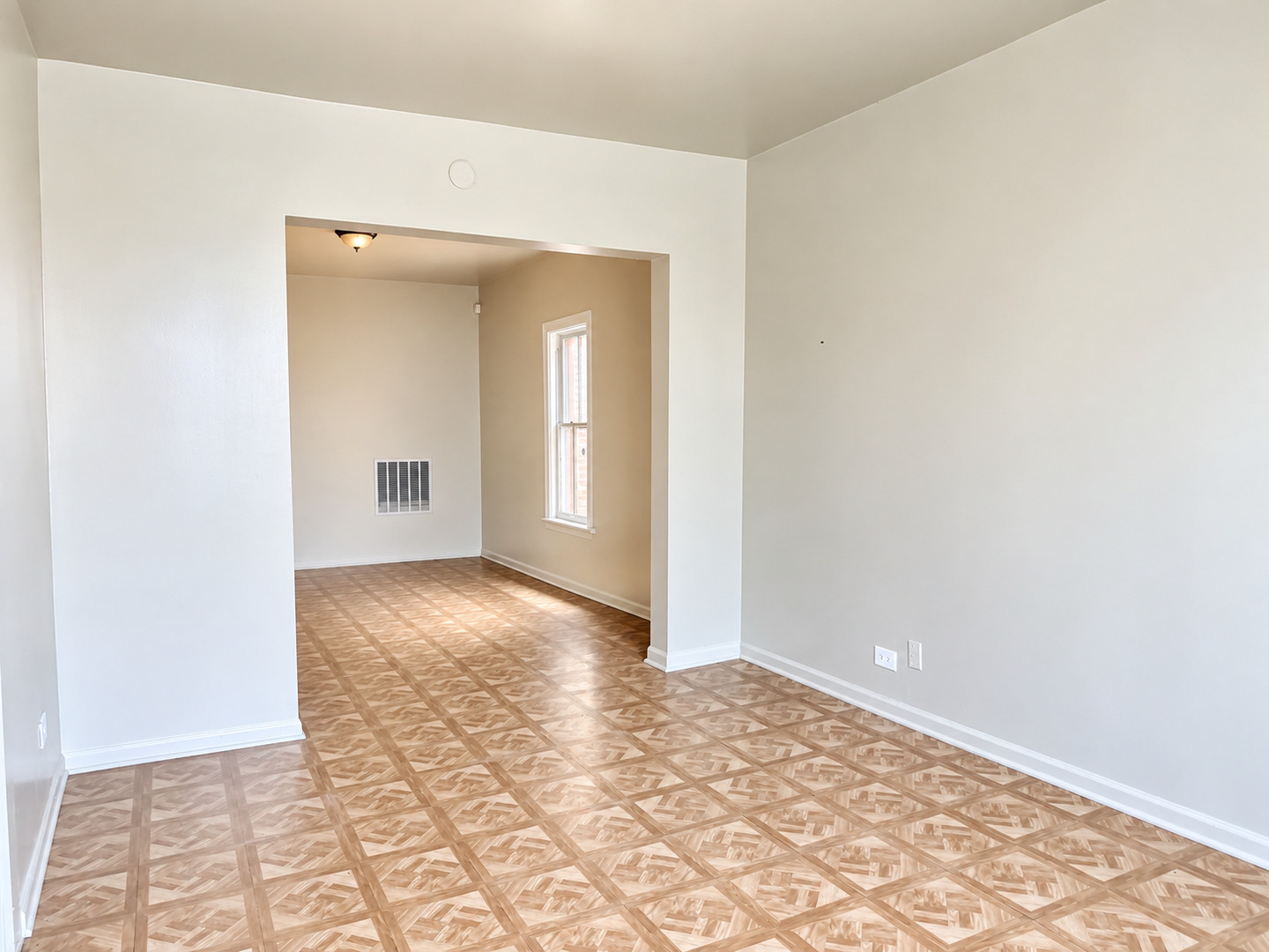 909 N Homan Avenue Property Photo 2