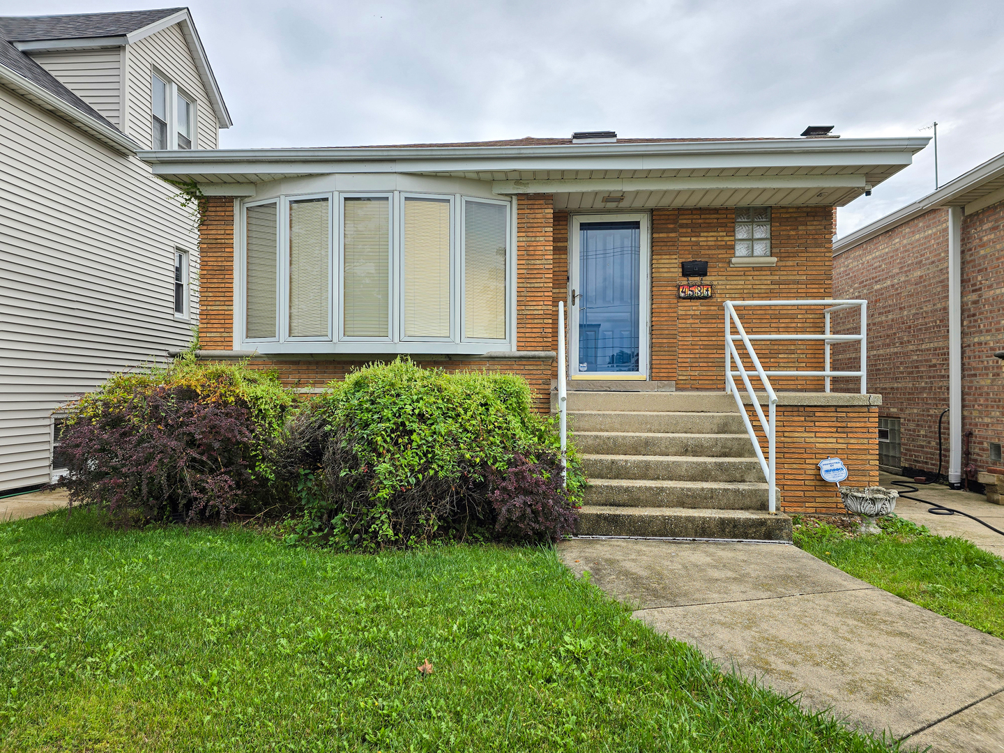 4531 S Keeler Avenue Property Photo 1