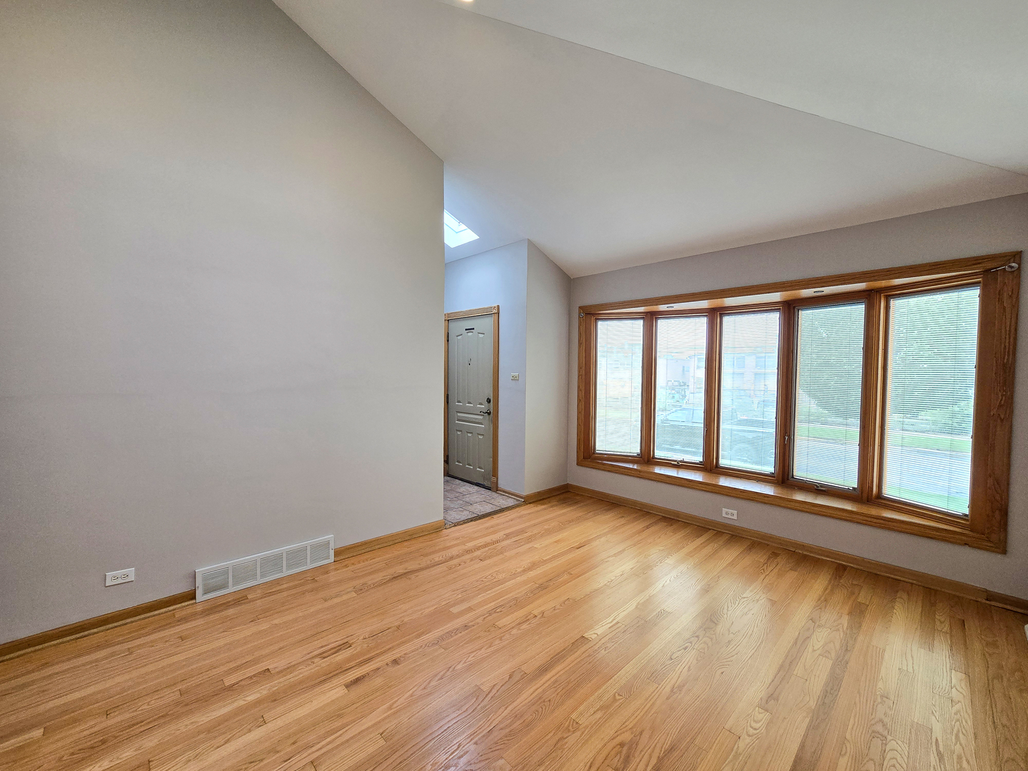 4531 S Keeler Avenue Property Photo 4