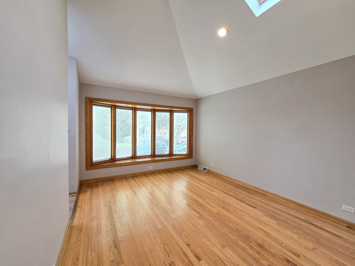 4531 S Keeler Avenue Property Photo 5