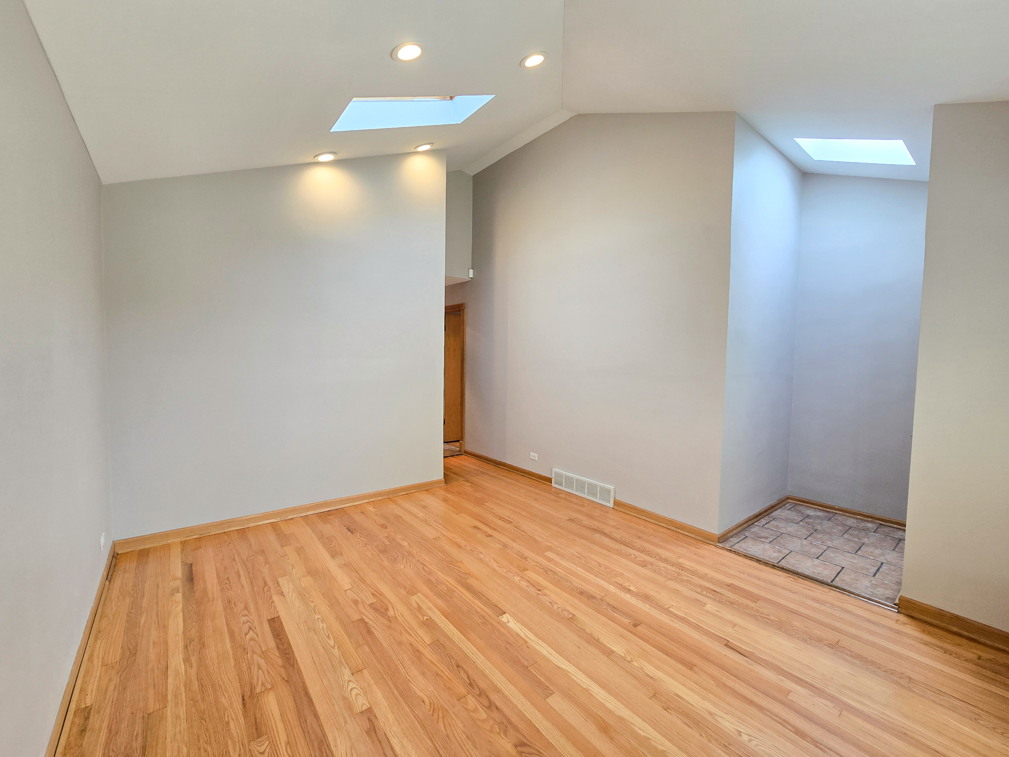 4531 S Keeler Avenue Property Photo 6