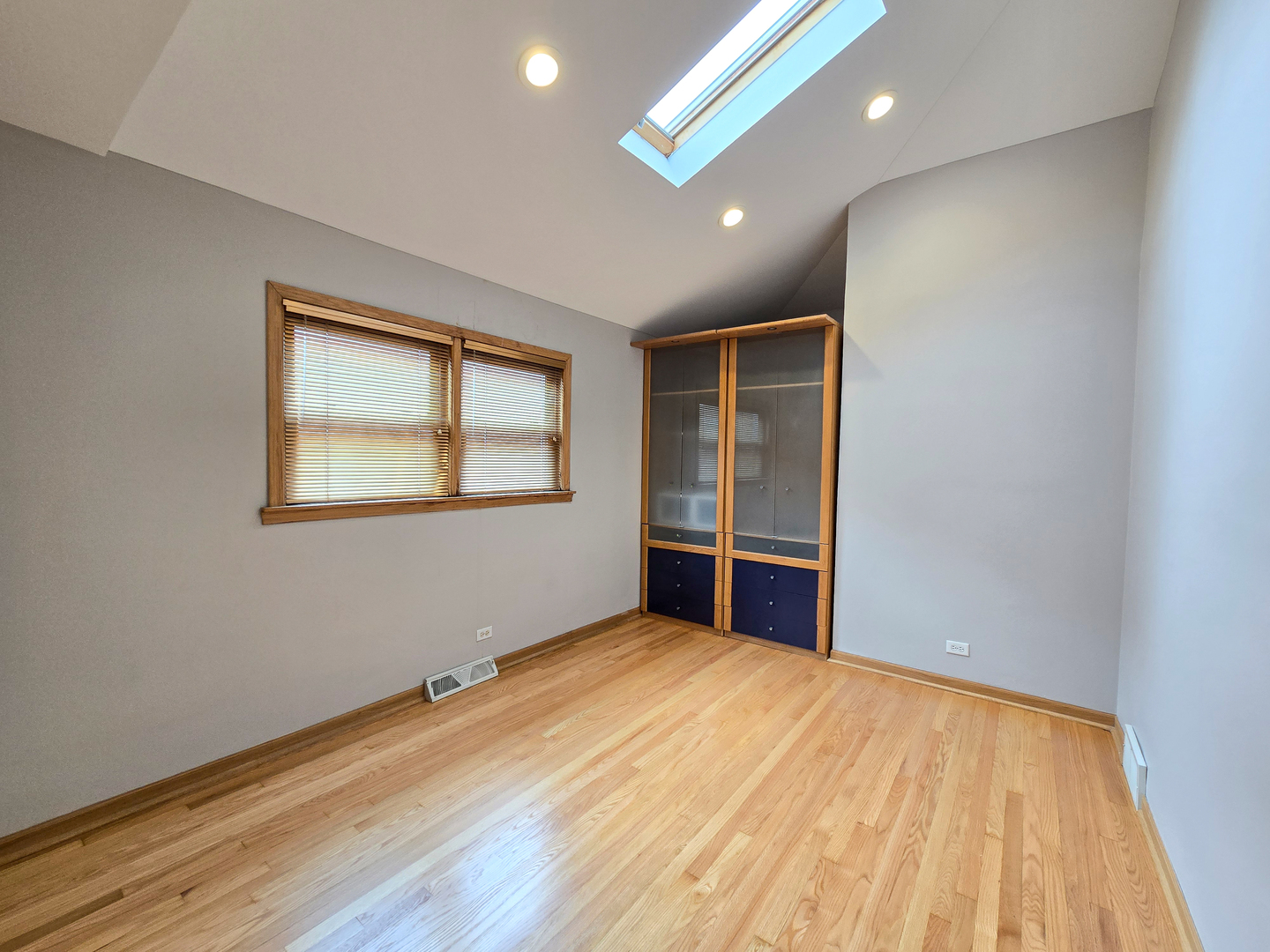 4531 S Keeler Avenue Property Photo 13