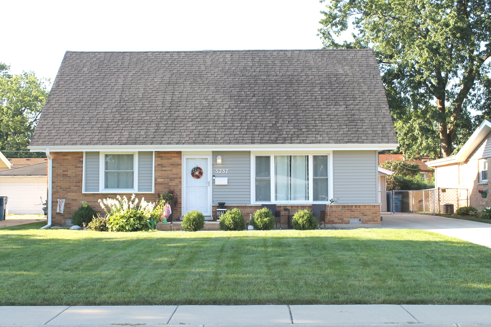 5237 Pleasant Lane Property Photo 1