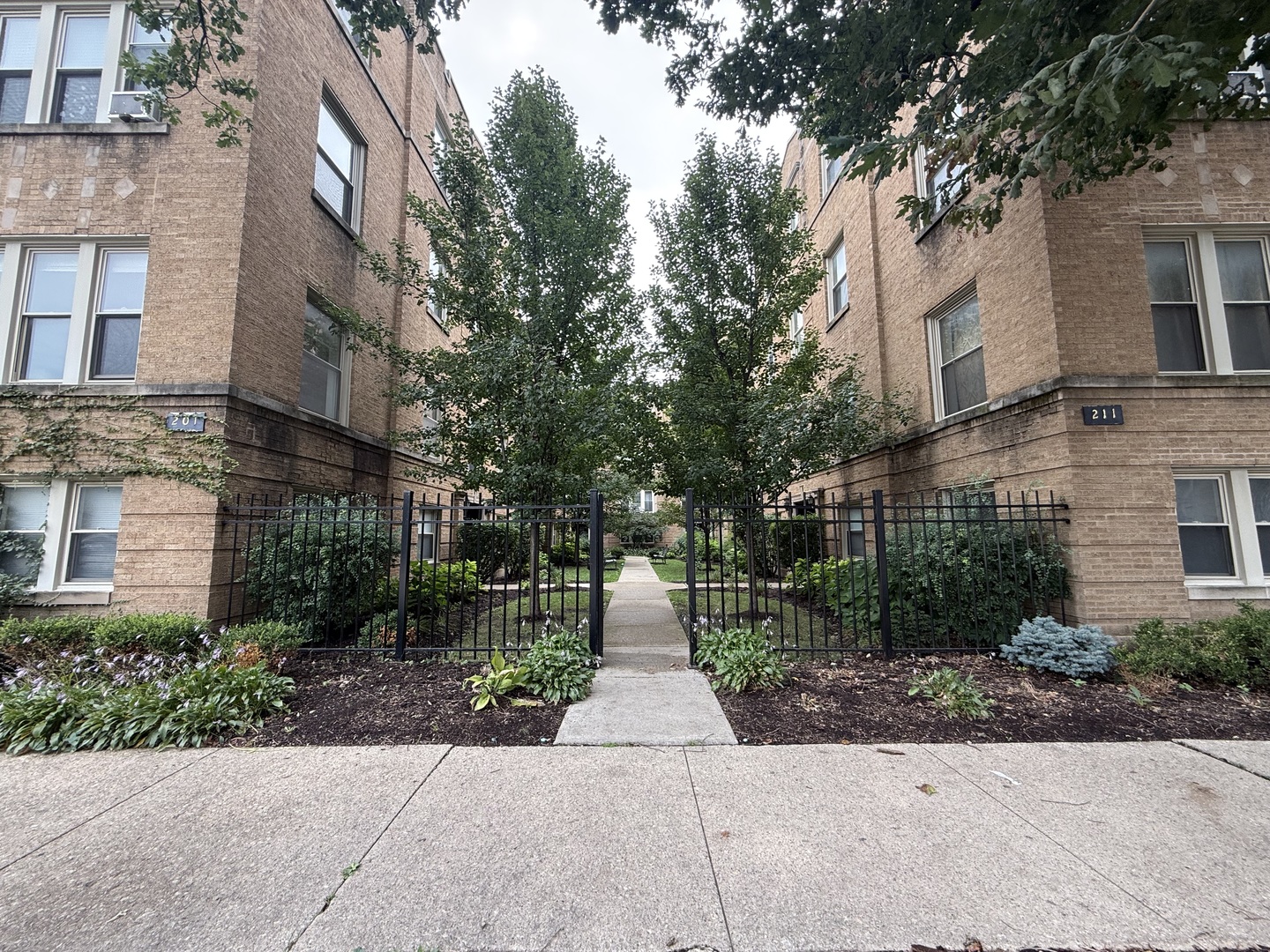 201 Washington Boulevard 1N Property Photo 1