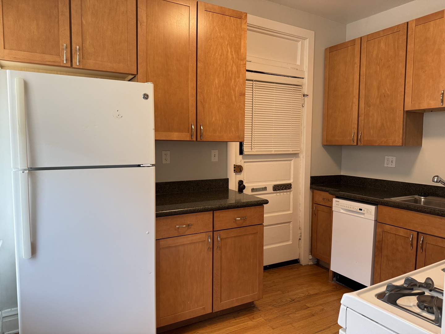 201 Washington Boulevard 1n Property Photo 3