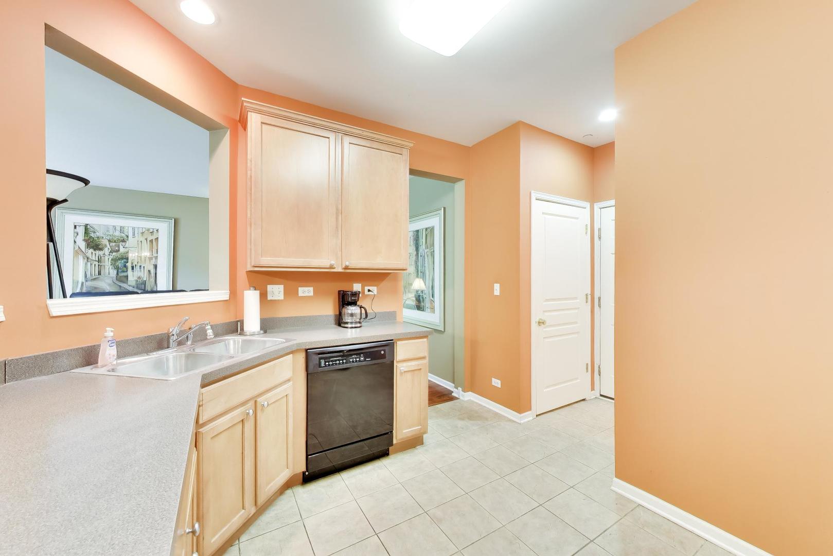923 Kings Canyon Drive Property Photo 4