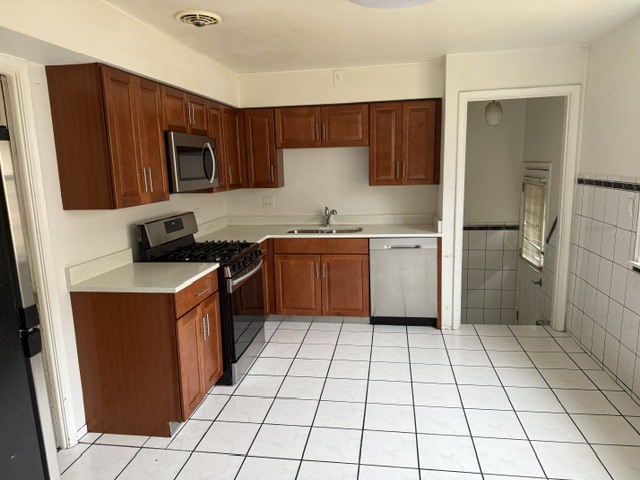 7238 N California Avenue Property Photo 2