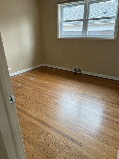 7238 N California Avenue Property Photo 6