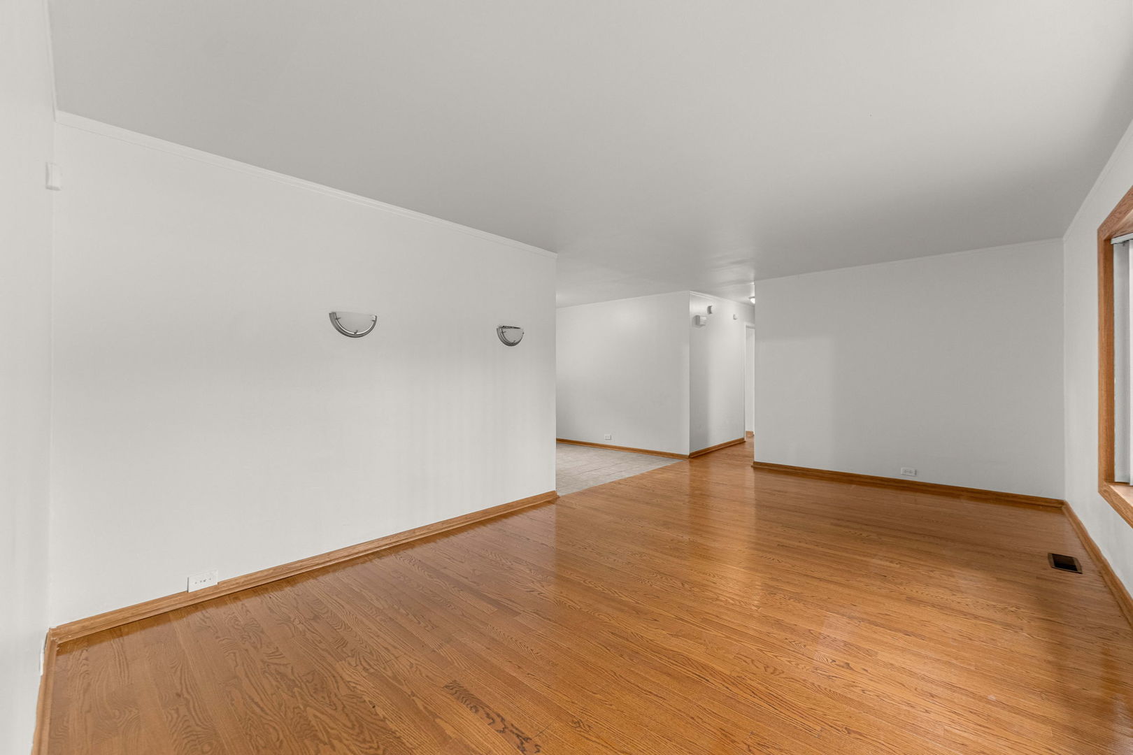 369 Waverly Street Property Photo 5