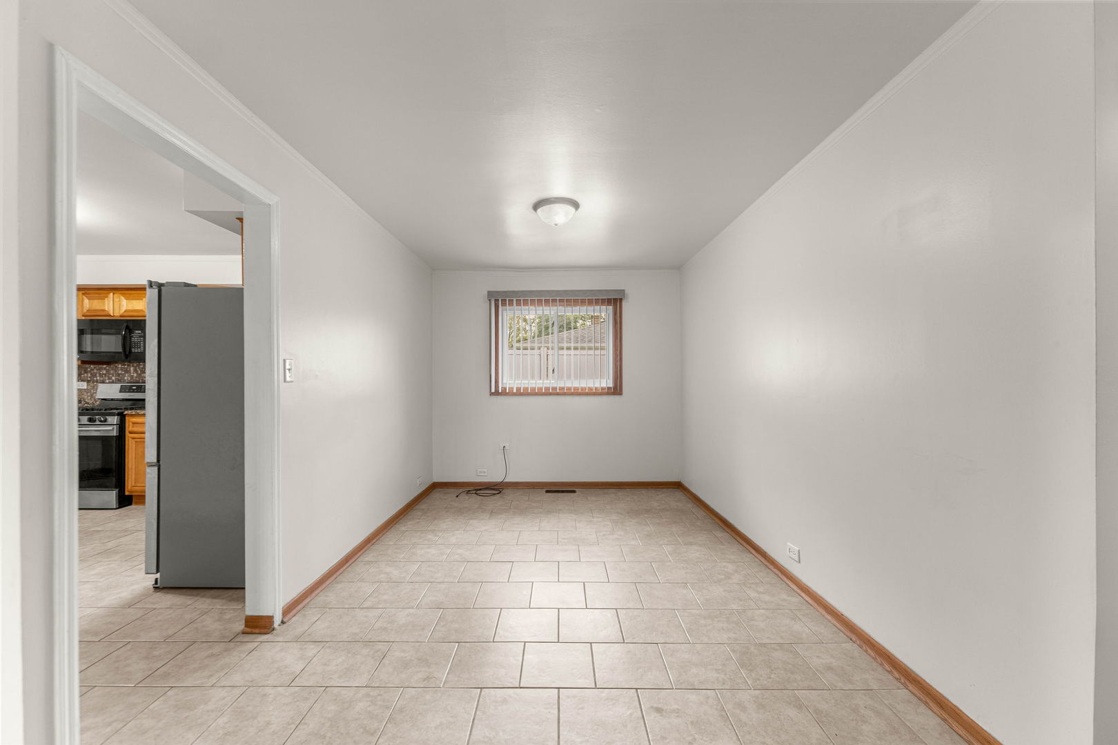 369 Waverly Street Property Photo 9