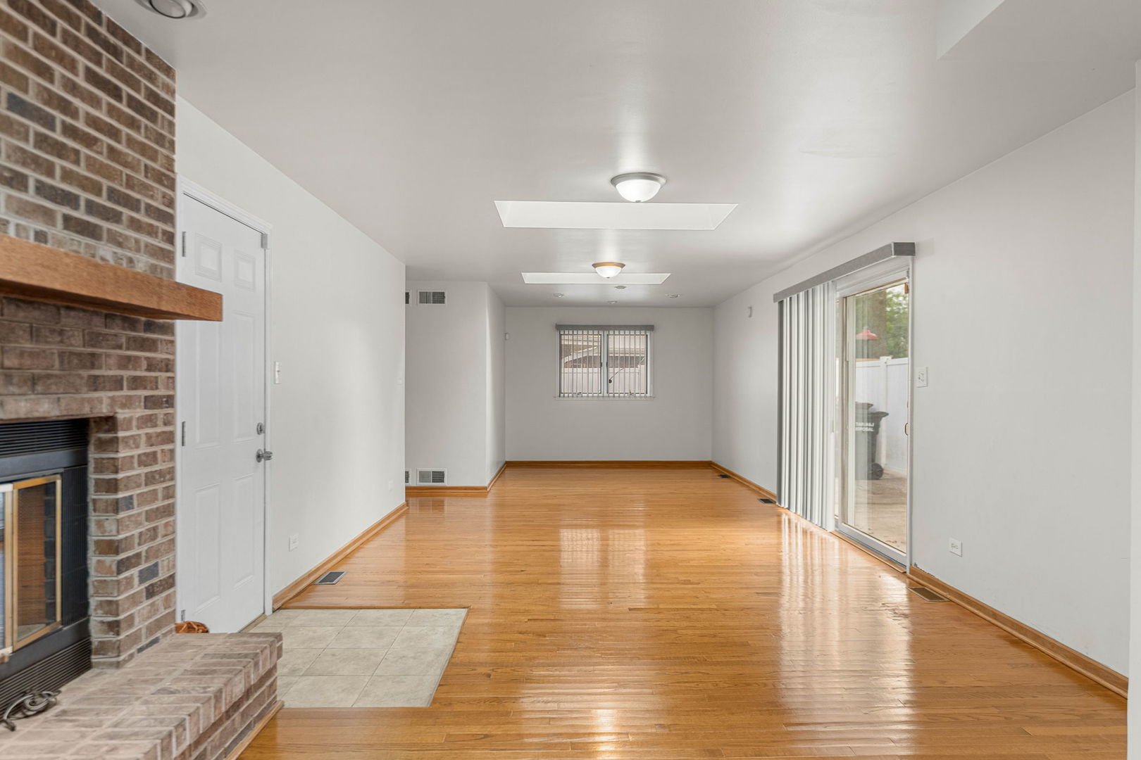 369 Waverly Street Property Photo 10