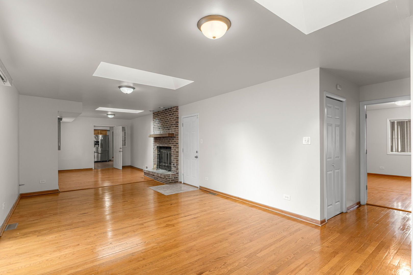 369 Waverly Street Property Photo 11