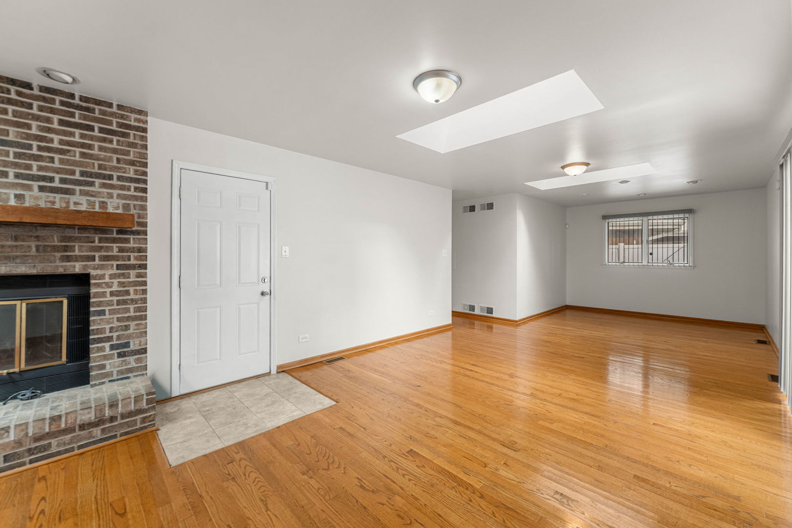 369 Waverly Street Property Photo 12