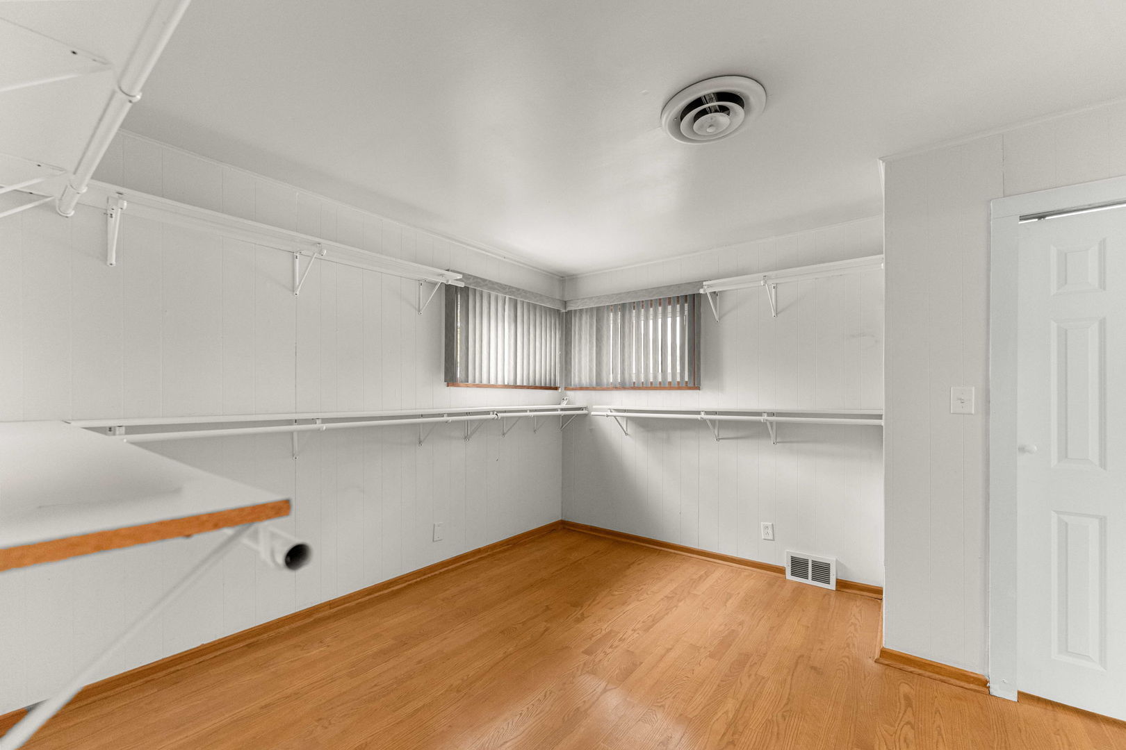 369 Waverly Street Property Photo 14