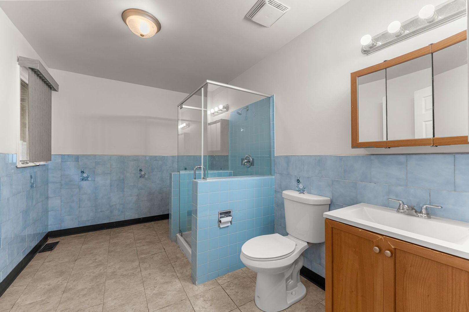 369 Waverly Street Property Photo 19