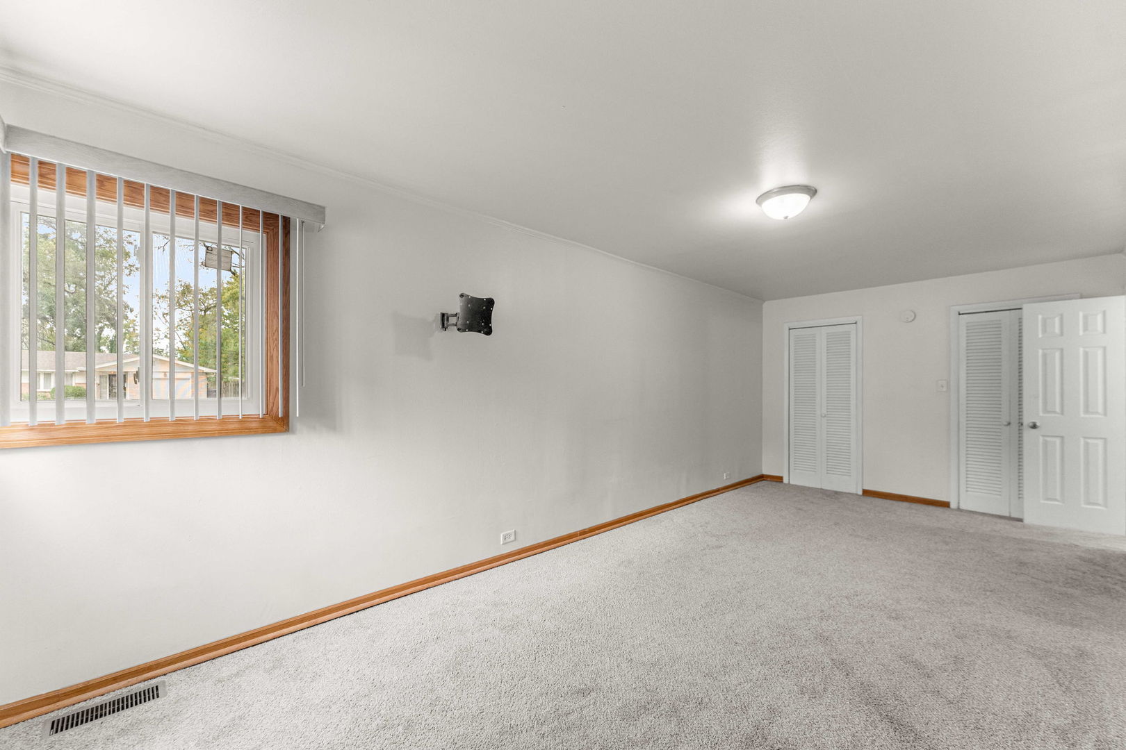369 Waverly Street Property Photo 23