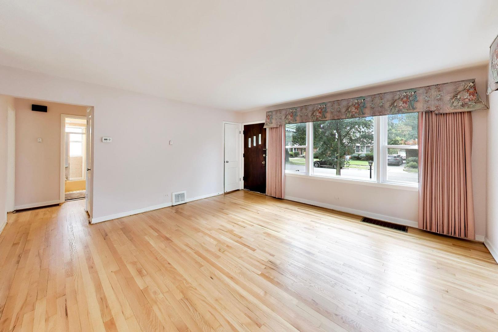 5228 Davis Street Property Photo 5