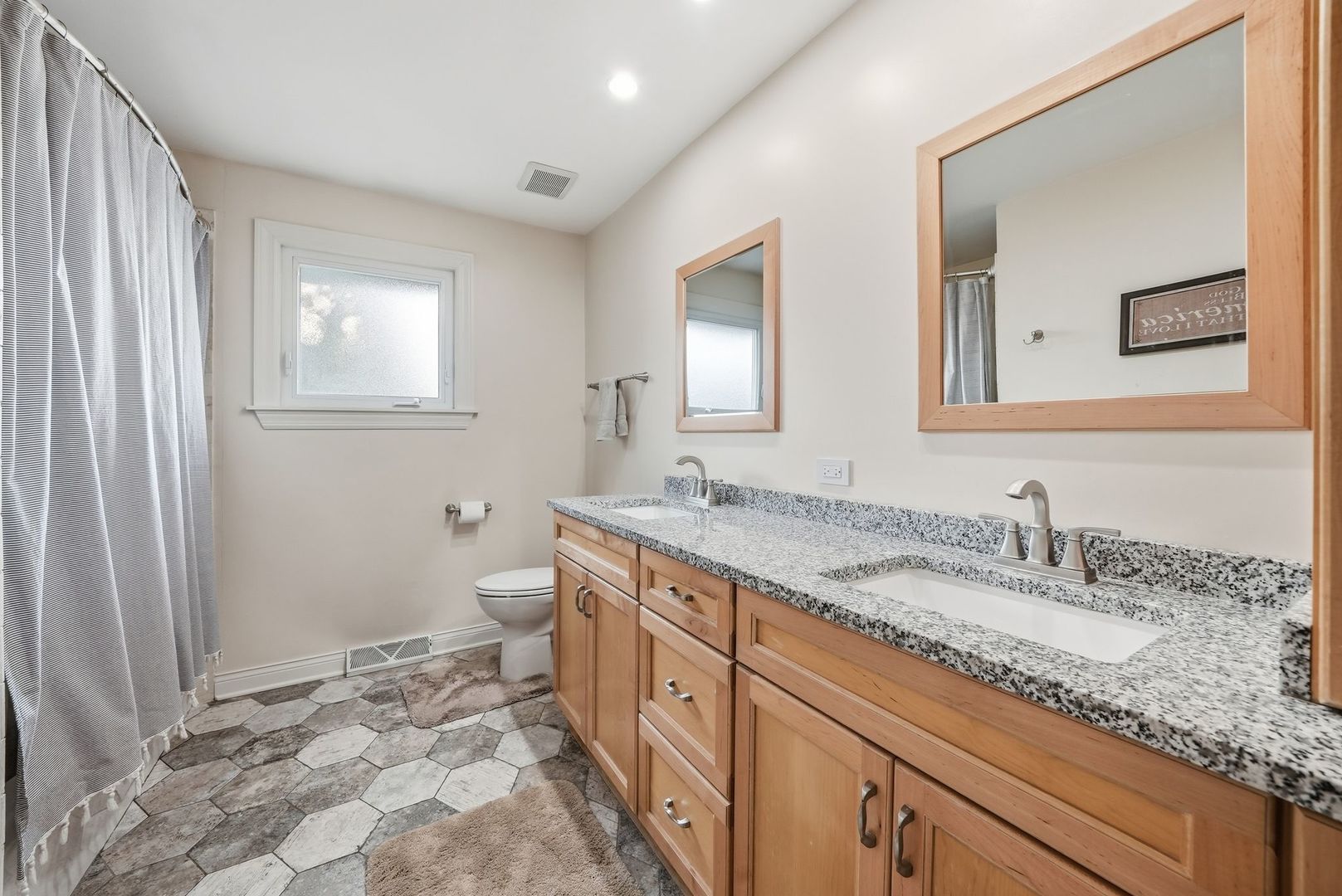 10548 S Tod Drive Property Photo 15