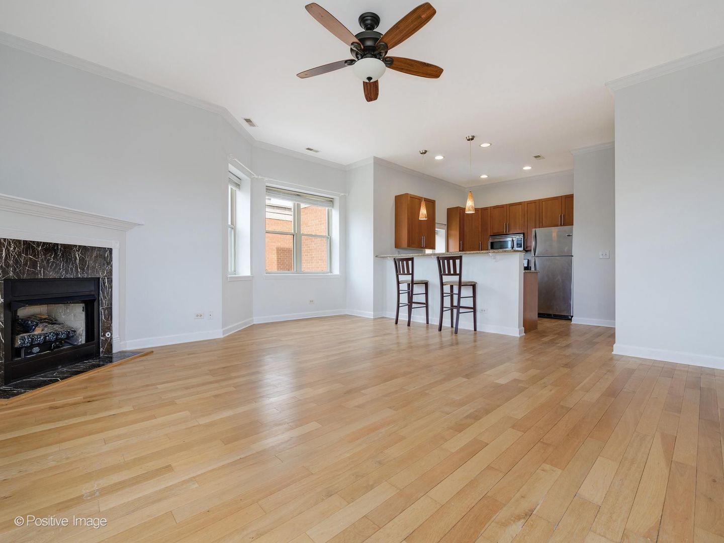 6015 N Mozart Street 304 Property Photo 5