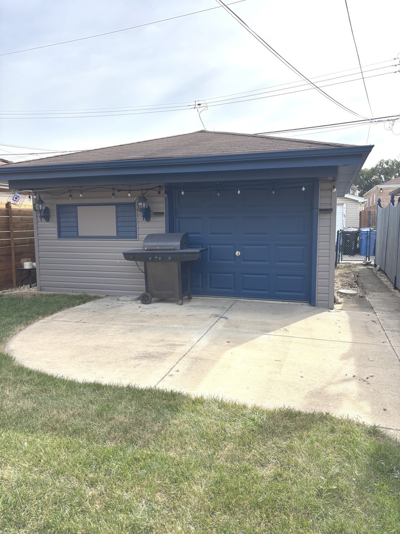 6047 S Normandy Avenue Property Photo 13