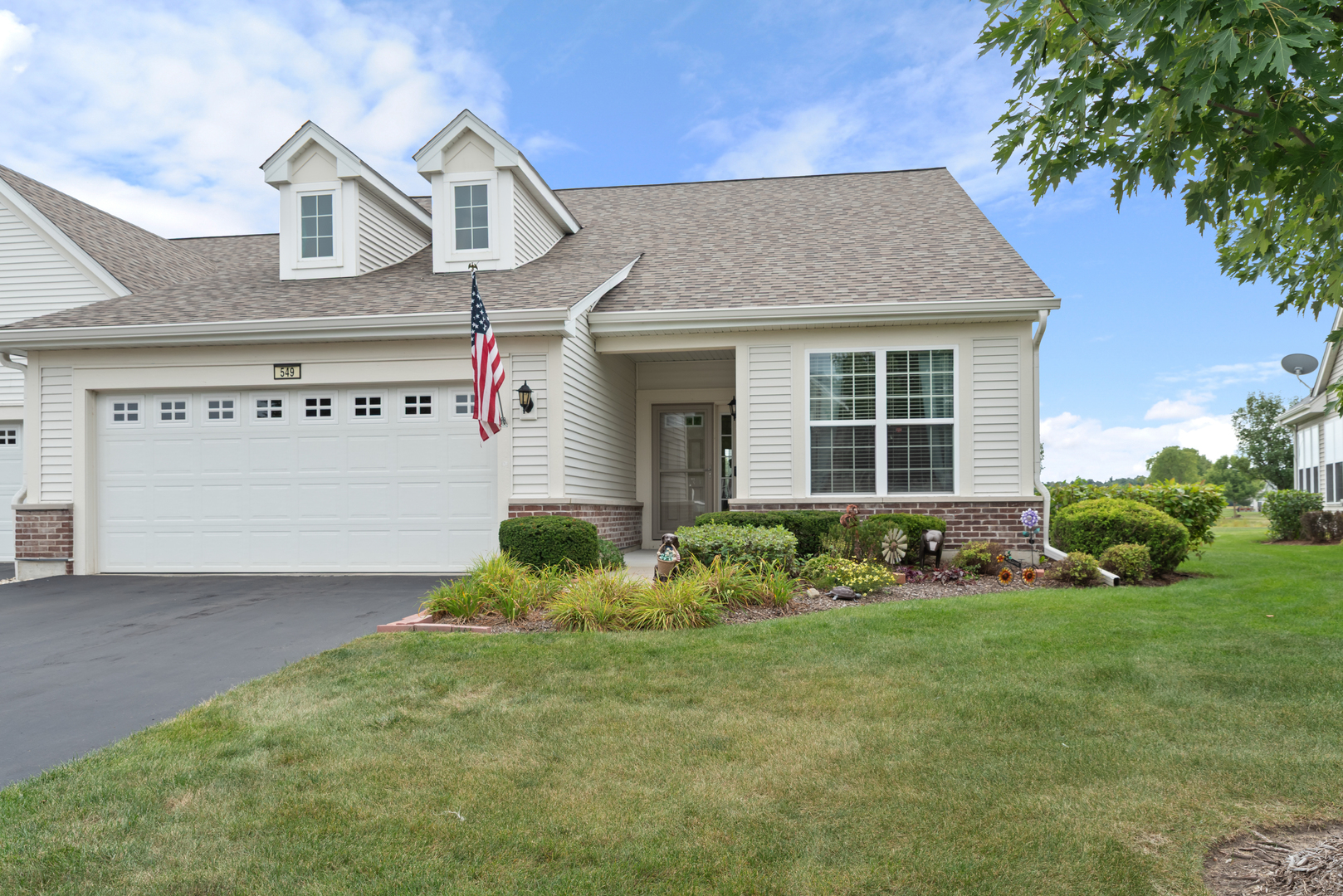 549 Autumn Circle Property Photo 1