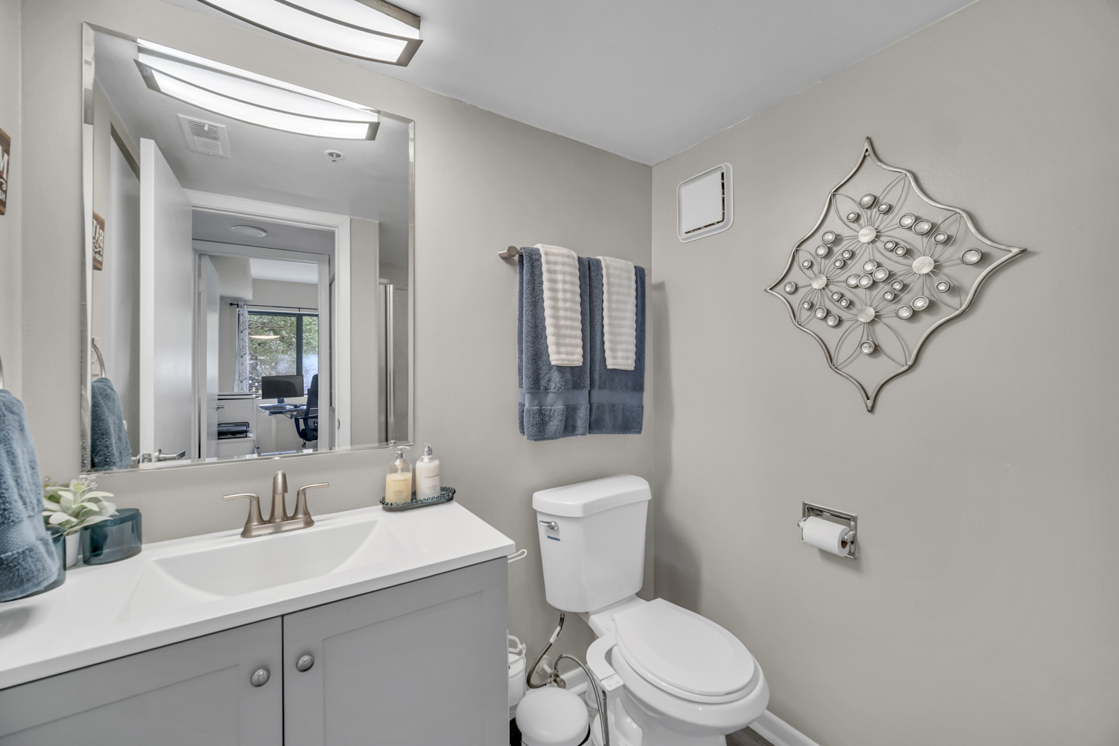 6040 Lake Bluff Drive 202 Property Photo 10