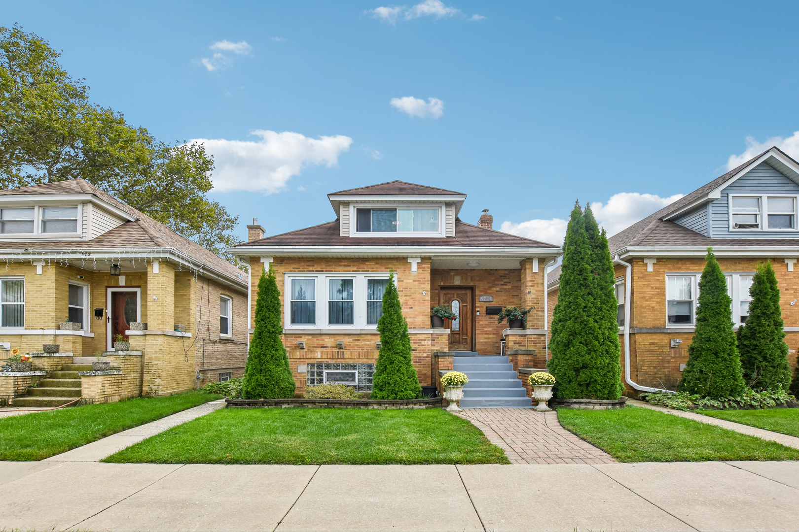 5705 W Newport Avenue Property Photo 1