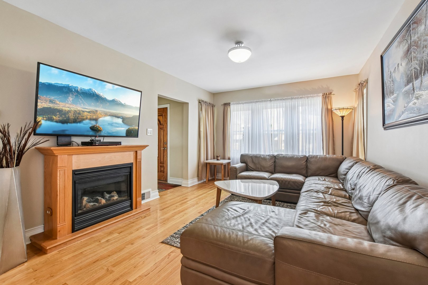 5705 W Newport Avenue Property Photo 4