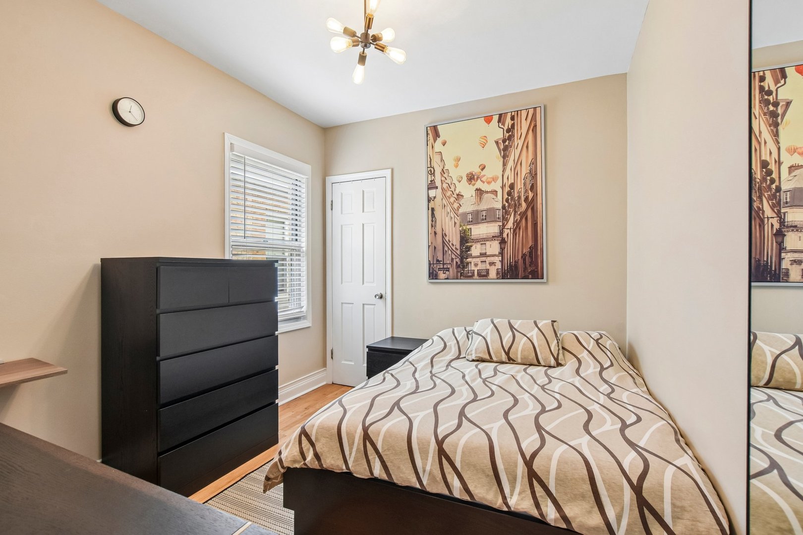 5705 W Newport Avenue Property Photo 10