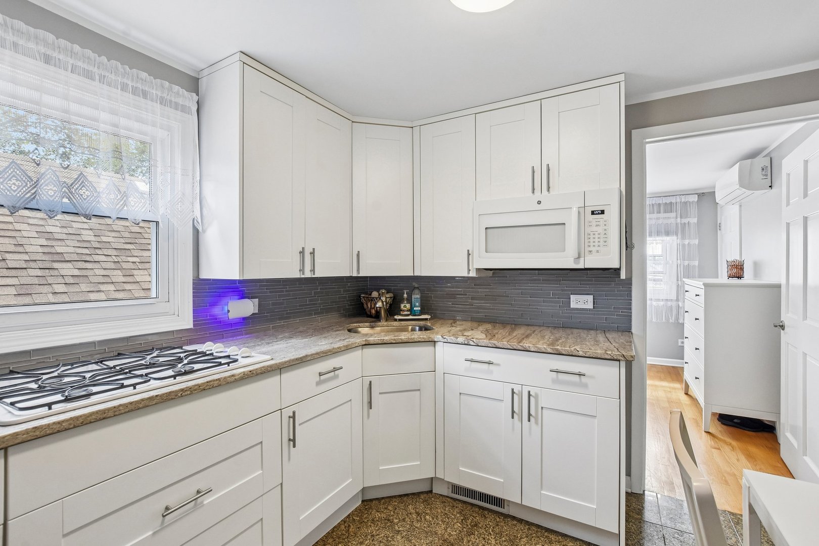 5705 W Newport Avenue Property Photo 16