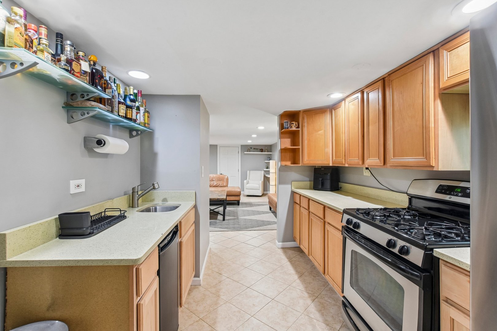 5705 W Newport Avenue Property Photo 26
