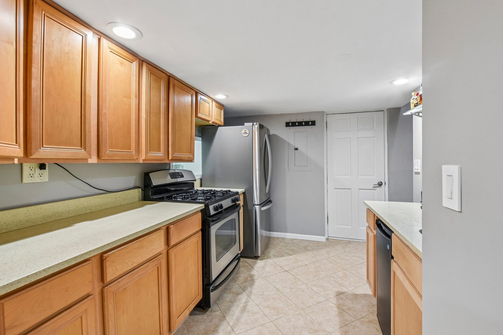 5705 W Newport Avenue Property Photo 27