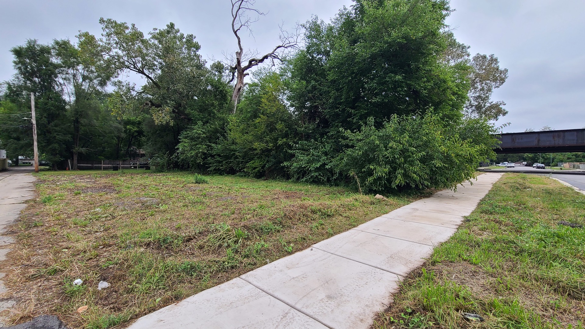 610 W 62nd Street Property Photo 1