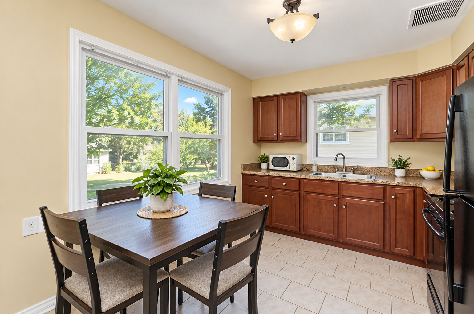16100 Circle Drive Property Photo 5