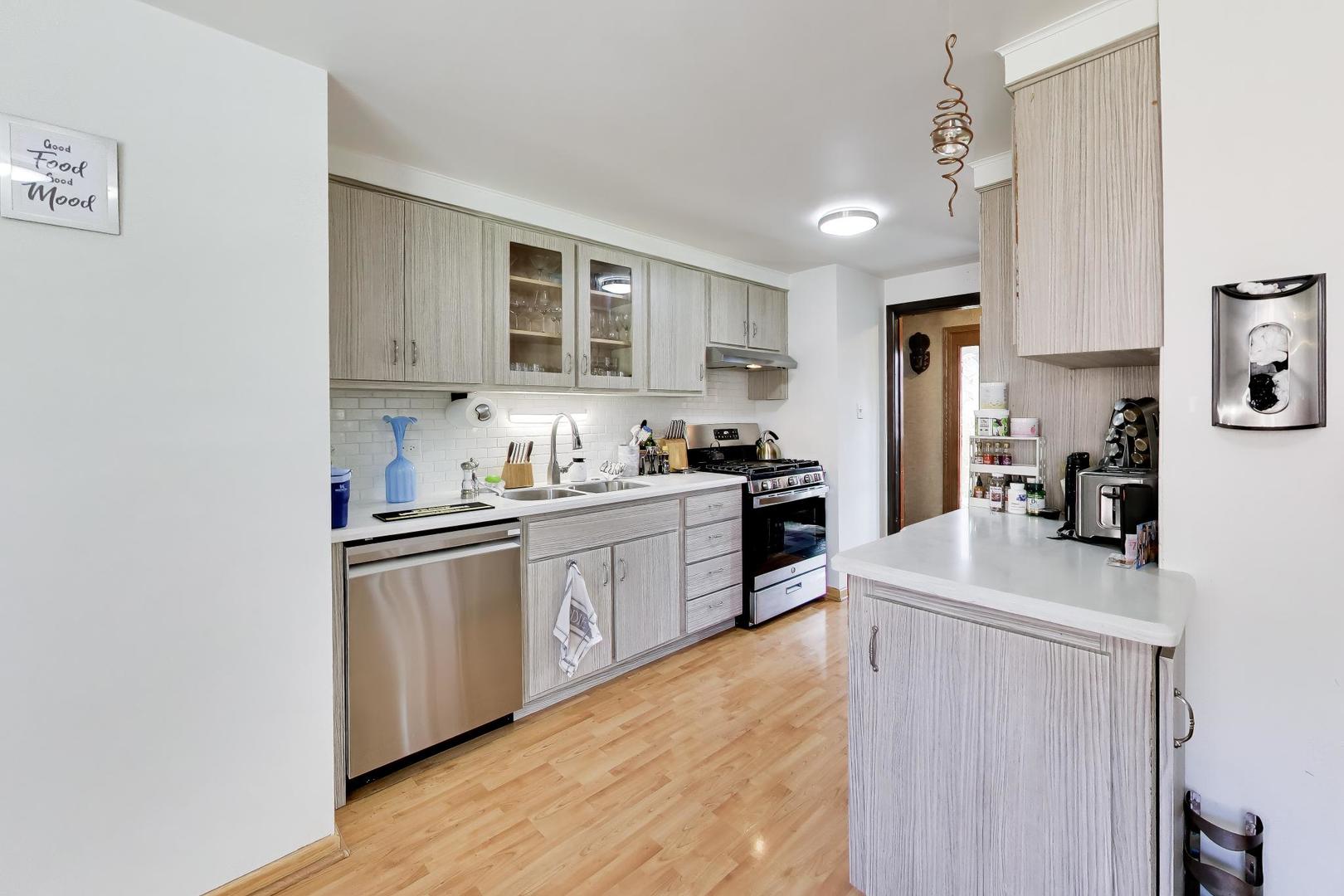 15535 University Avenue Property Photo 3