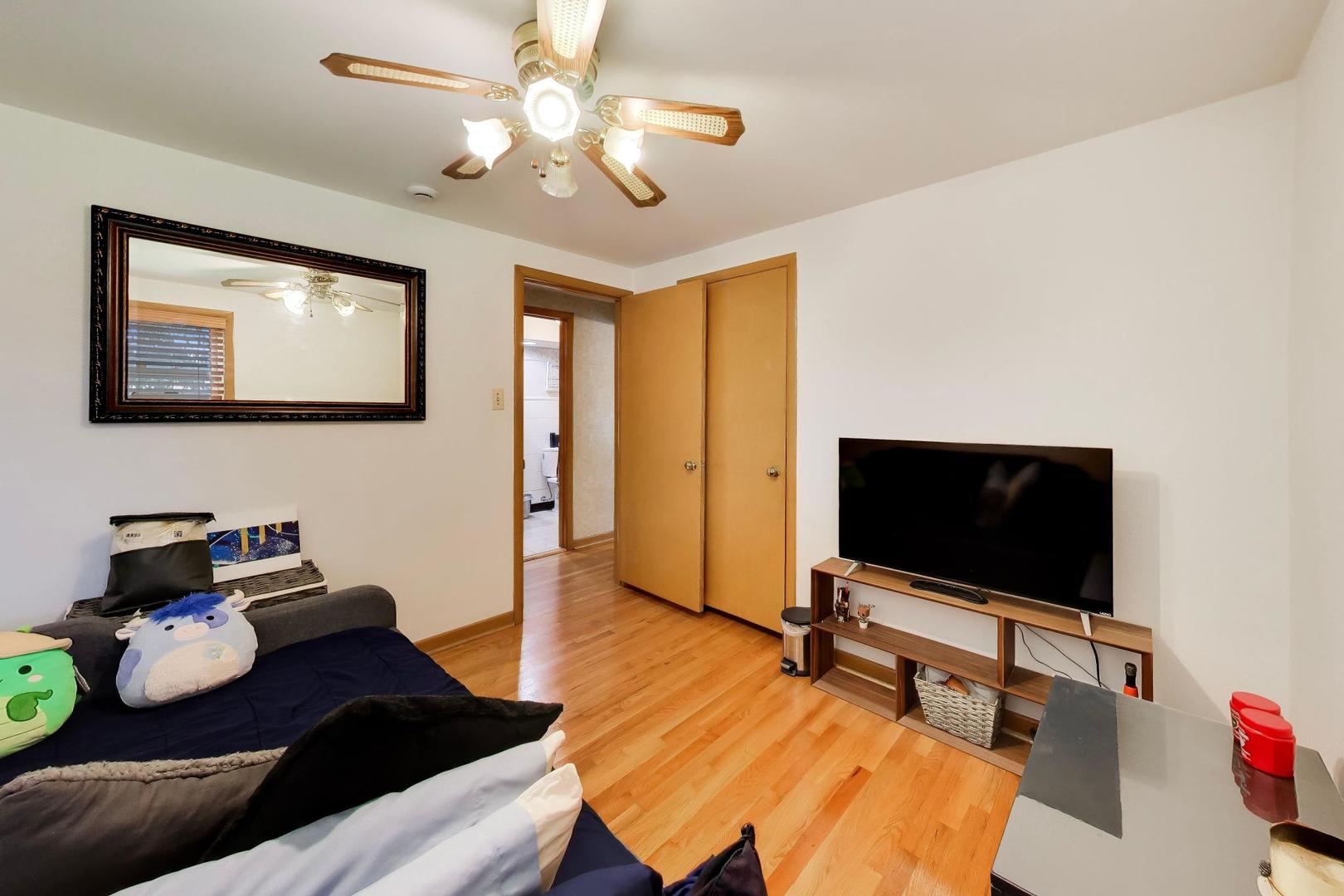 15535 University Avenue Property Photo 5