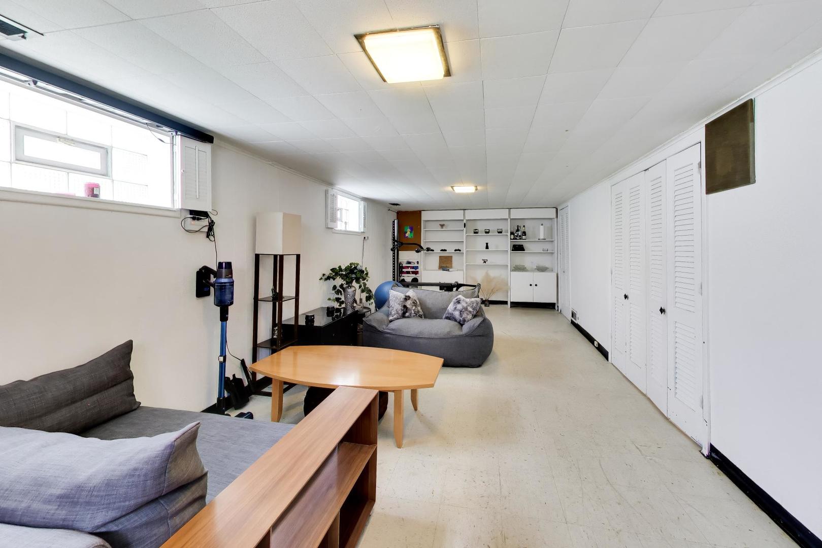 15535 University Avenue Property Photo 7