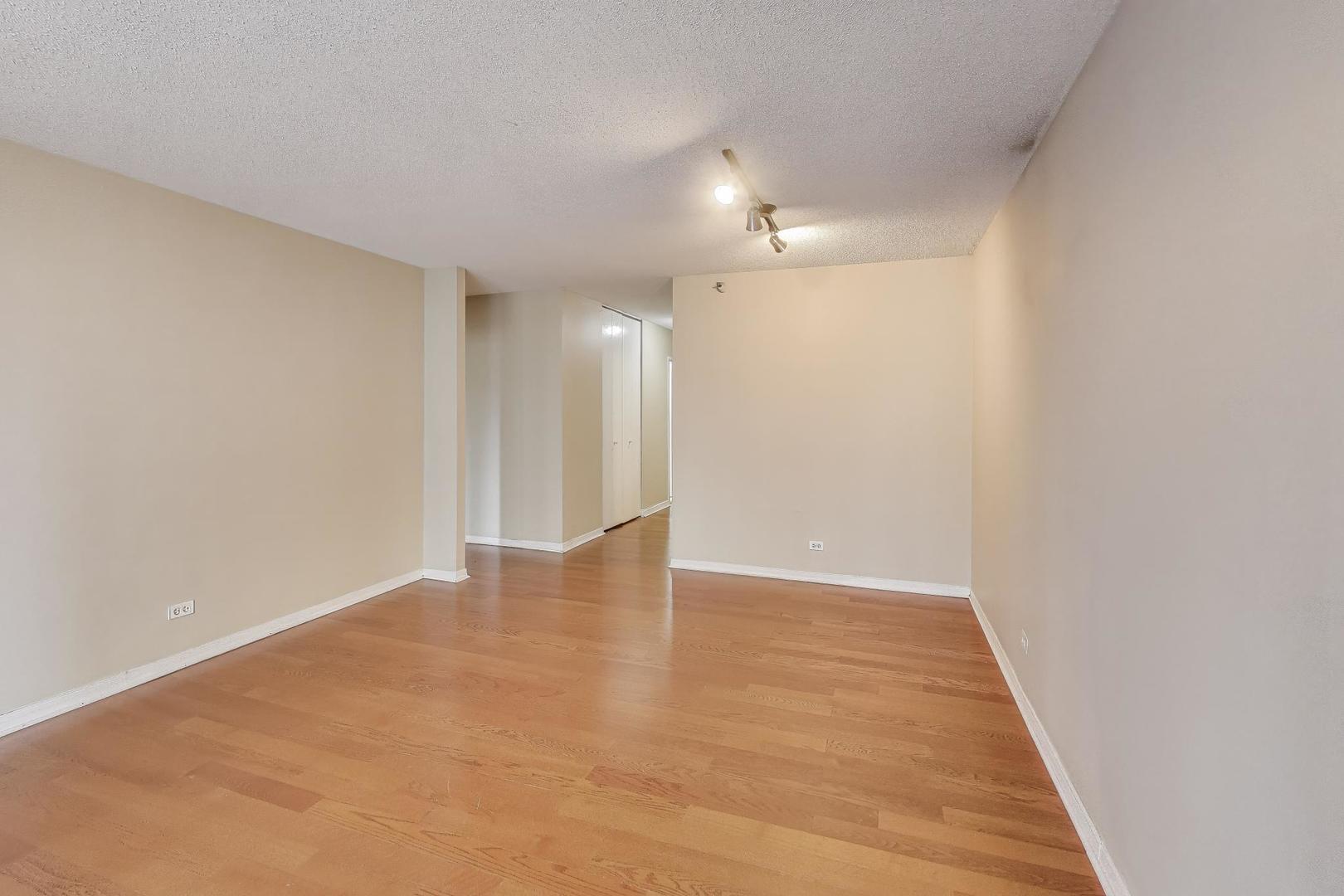10 E Ontario Street 1110 Property Photo 8