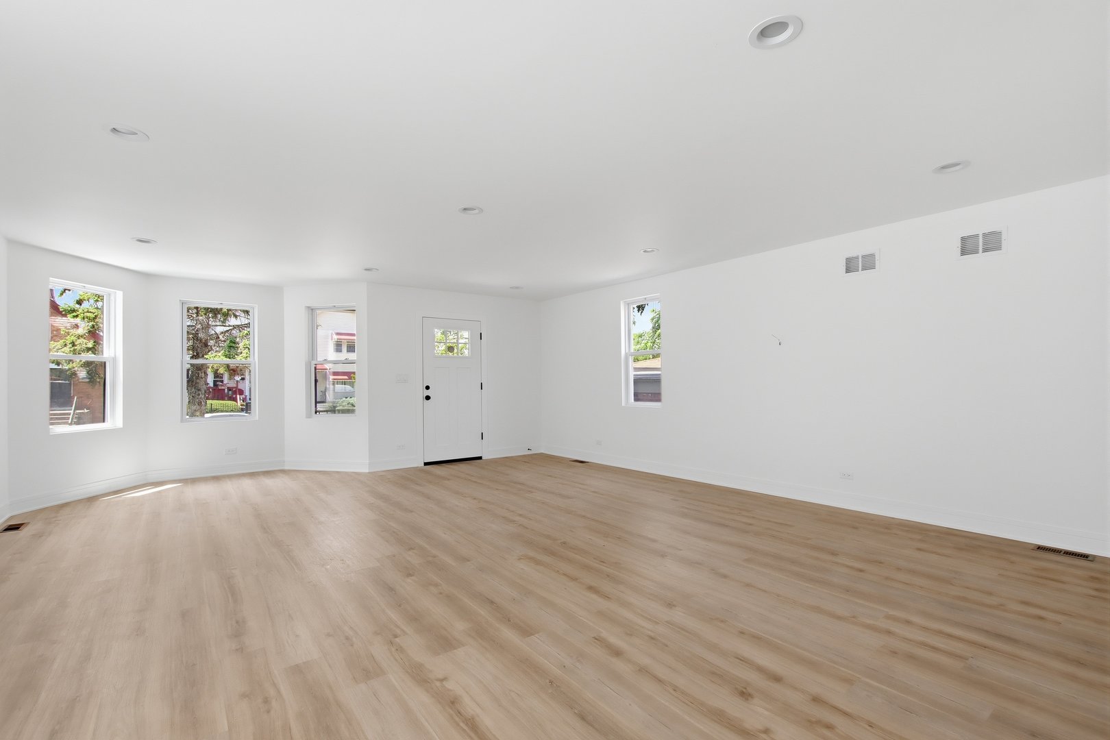 7213 S Morgan Avenue Property Photo 3