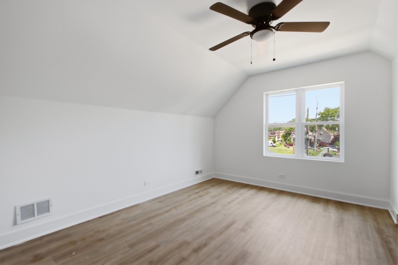 7213 S Morgan Avenue Property Photo 11