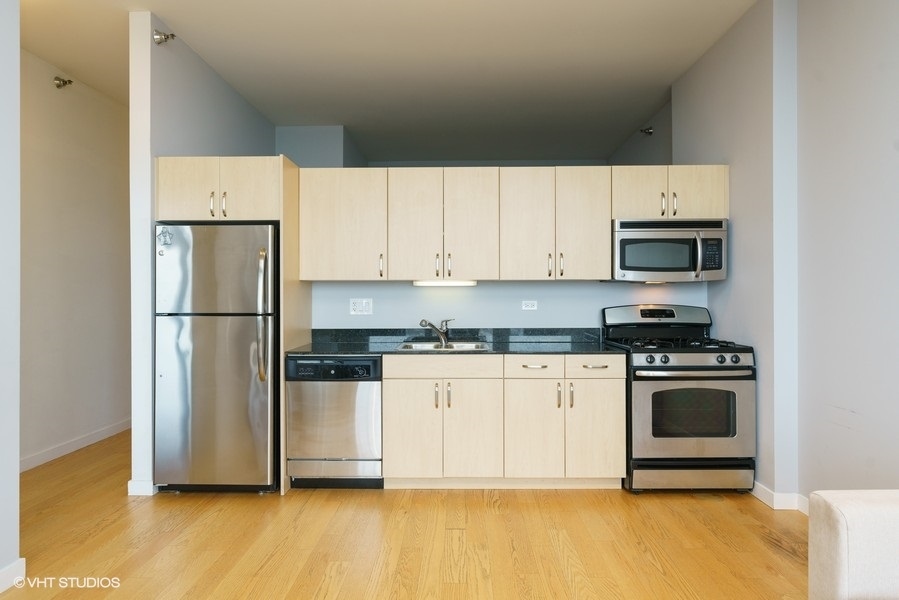 235 W Van Buren Avenue 3913 Property Photo 13