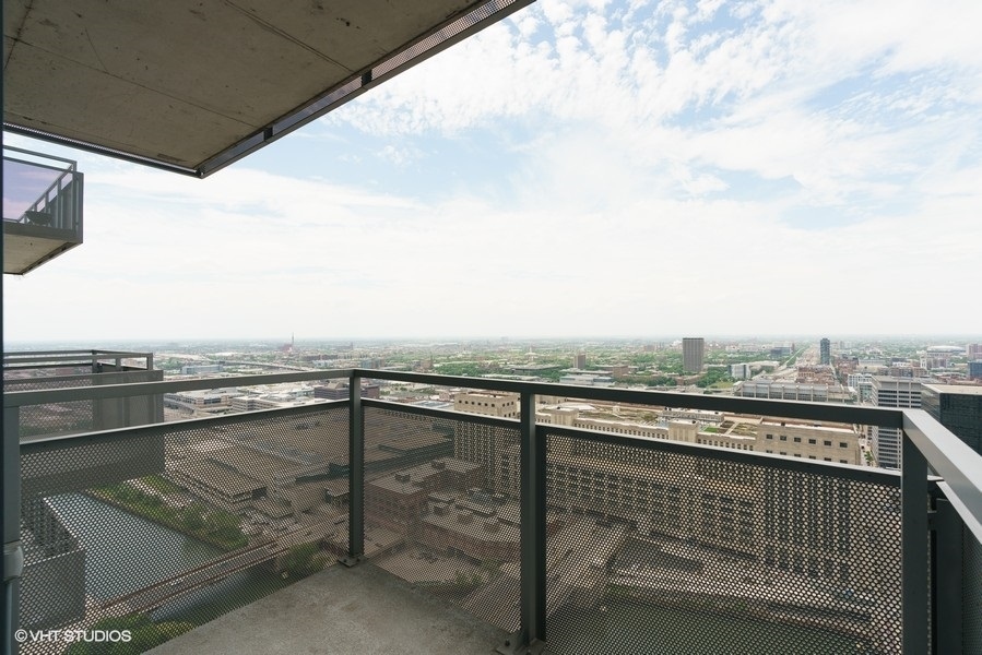 235 W Van Buren Avenue 3913 Property Photo 19
