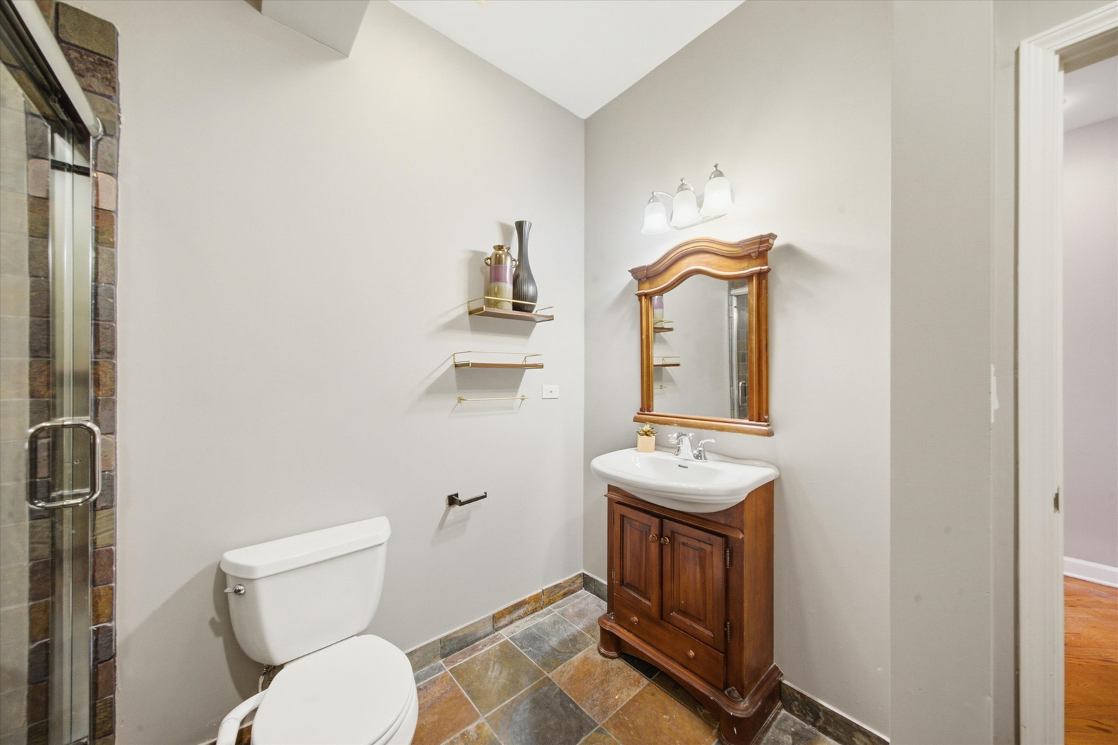 2035 W Division Street 3 Property Photo 27