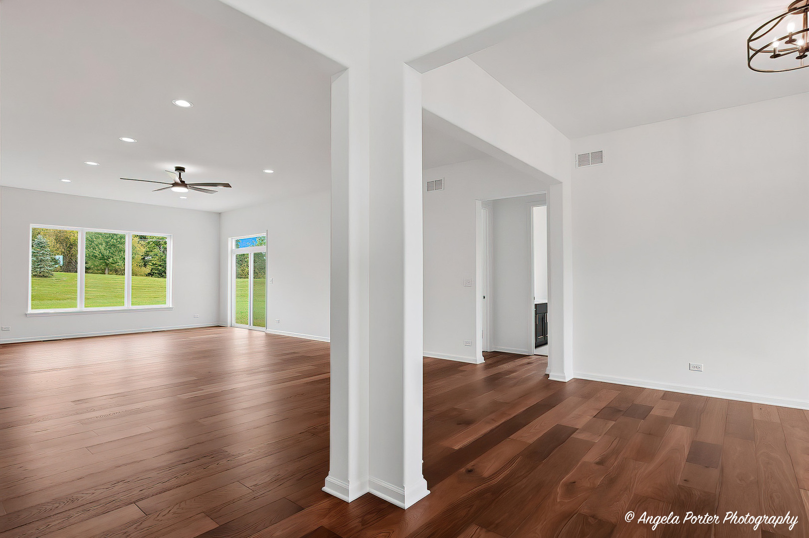 2907 Pioneer Oaks Drive Property Photo 3