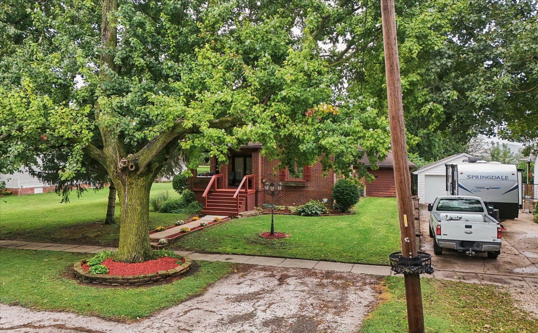605 N Vermilion Street Property Photo 5