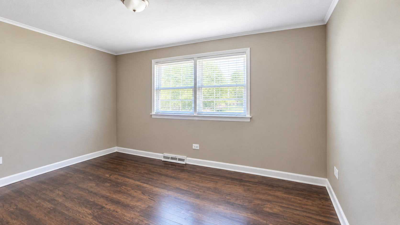 14444 Ellis Avenue Property Photo 4