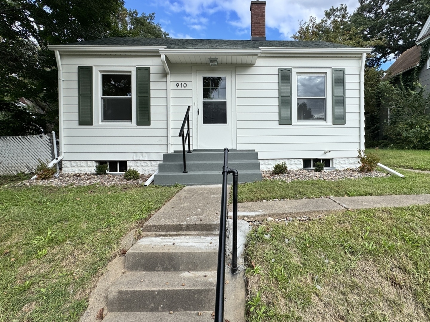 910 25th Street