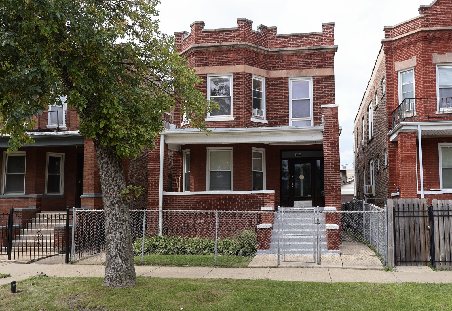 154 N Lamon Avenue Property Photo 1