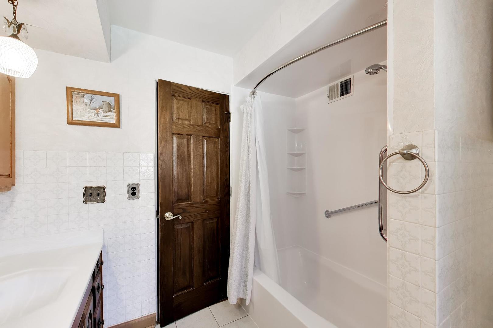 704 W Lonnquist Boulevard Property Photo 26