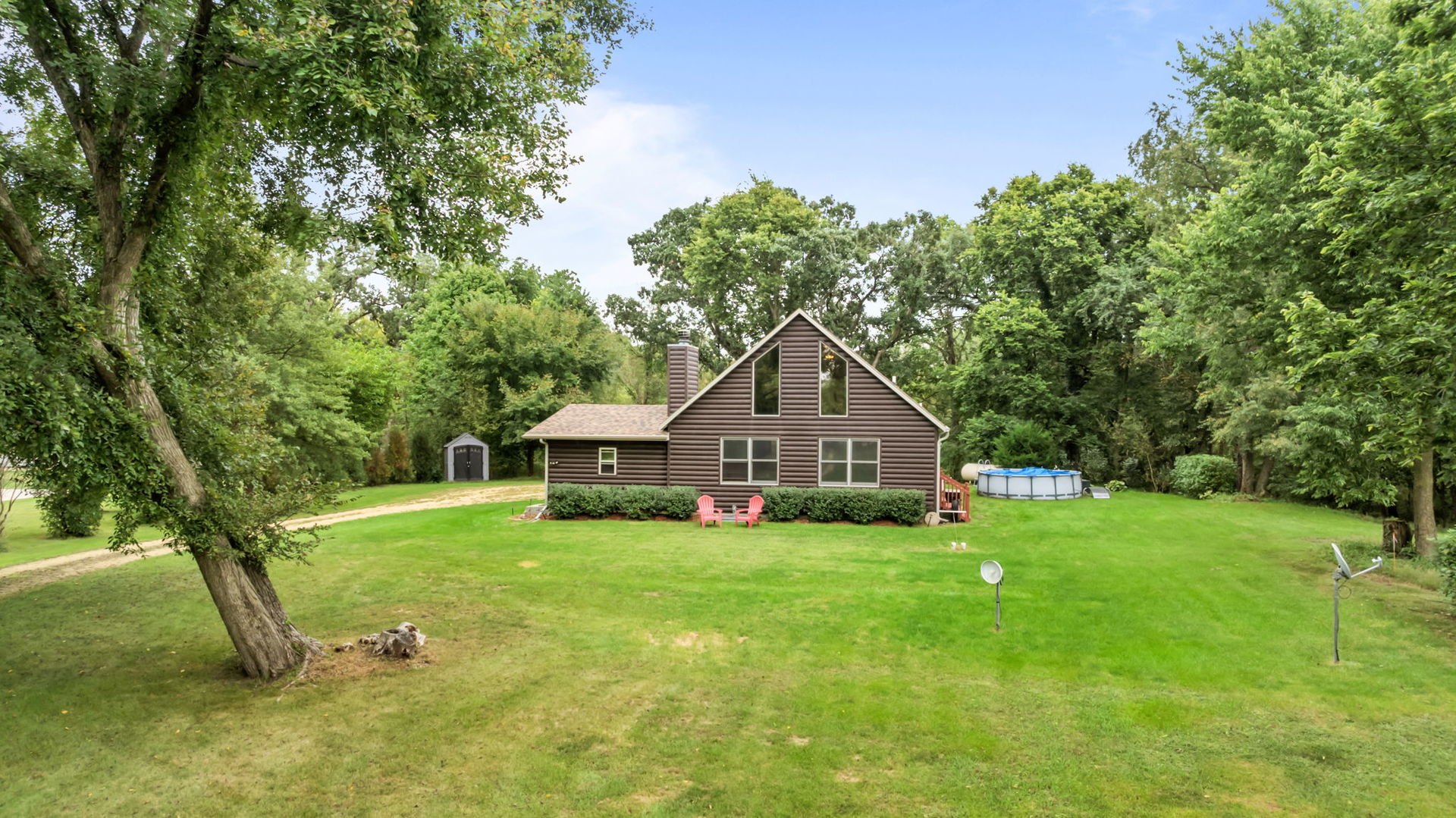 2353 S Watertown Road Property Photo 1